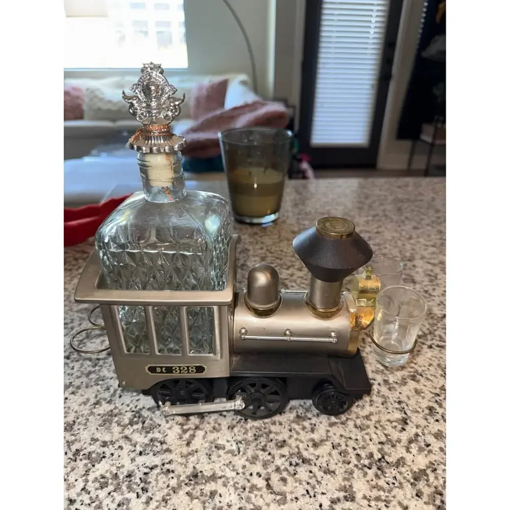 VTG TRAIN DC 328 LOCO MUSIC BOX DECANTER SHOT GLASS BAR SET PLAYS 